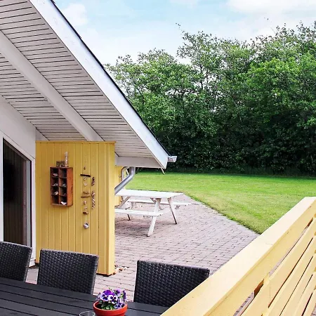 Three-bedroom Holiday In 103 * Hemmet