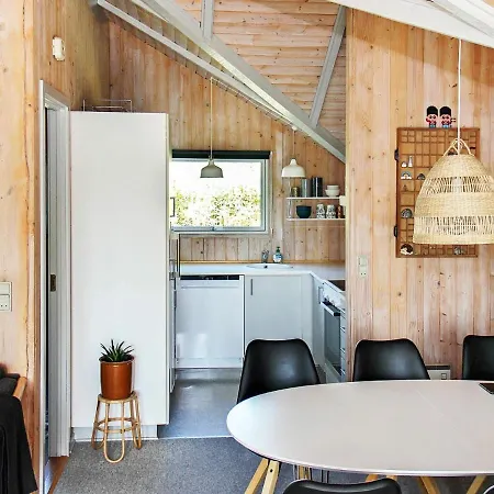 Three-bedroom Holiday In 103 * Hemmet