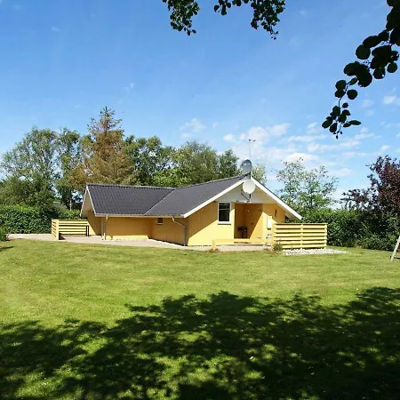 Three-bedroom Holiday In 103 *