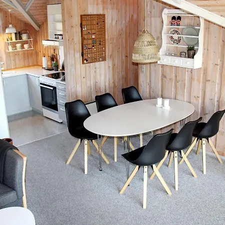 Three-bedroom Holiday In 103 Nyaraló *
